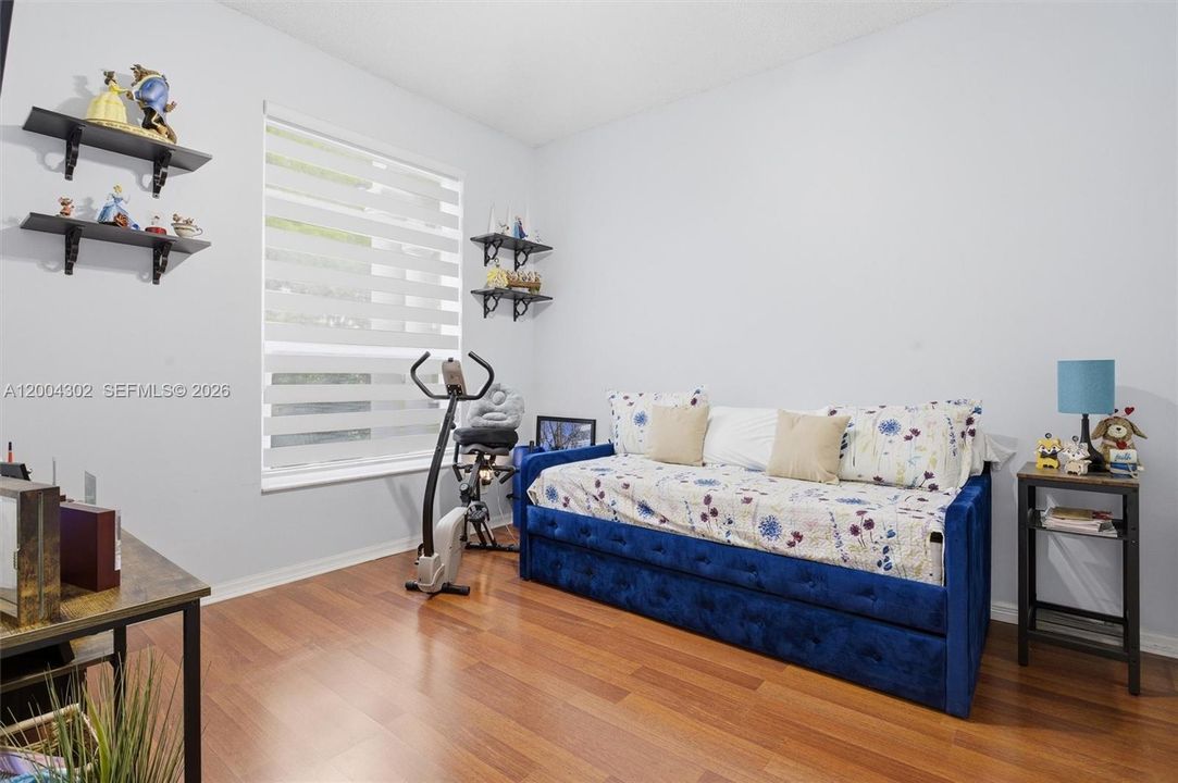 Activo con contrato: $850,000 (4 camas, 2 baños, 2628 Pies cuadrados)