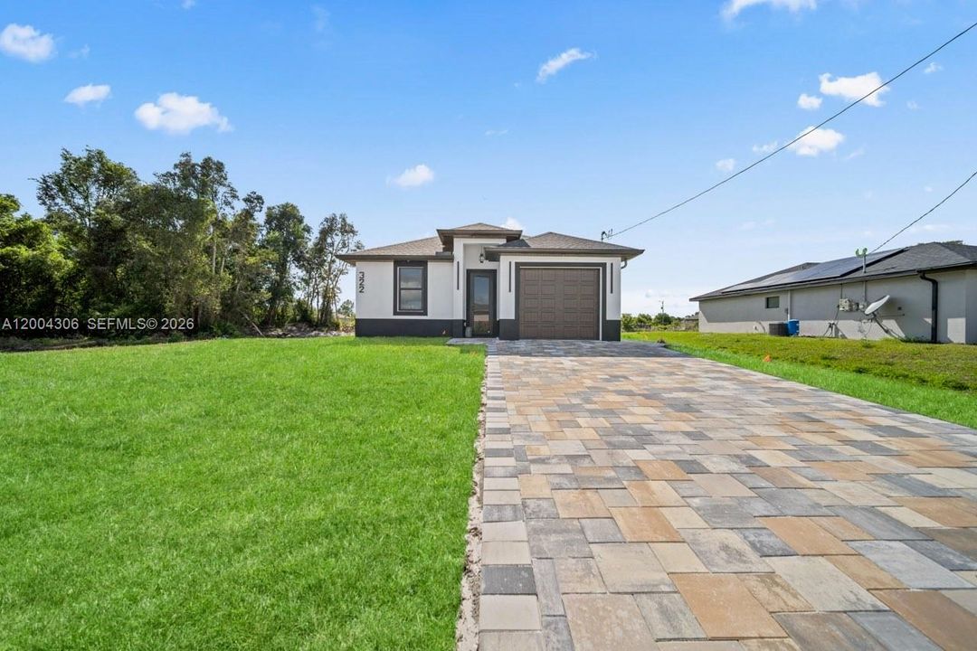 For Sale: $290,000 (3 beds, 2 baths, 1207 Square Feet)