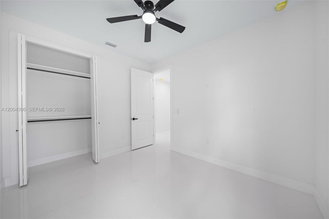 For Sale: $290,000 (3 beds, 2 baths, 1207 Square Feet)