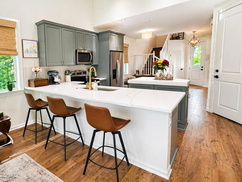 Dining/kitchen