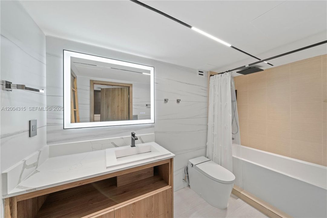 For Sale: $870,000 (0 beds, 1 baths, 760 Square Feet)