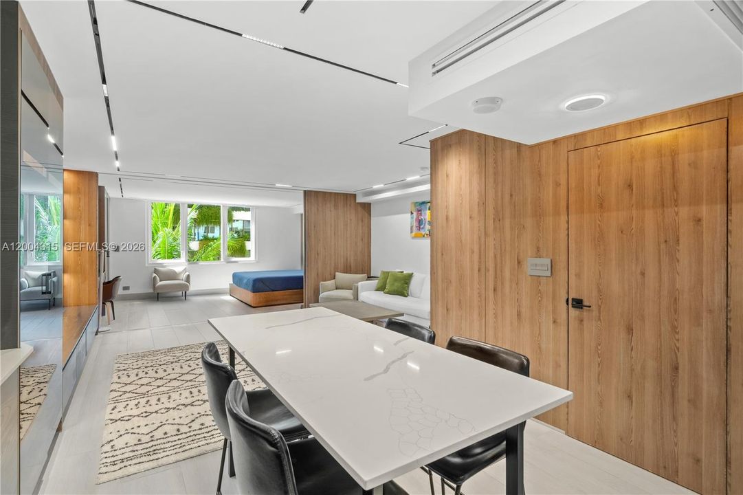 For Sale: $870,000 (0 beds, 1 baths, 760 Square Feet)
