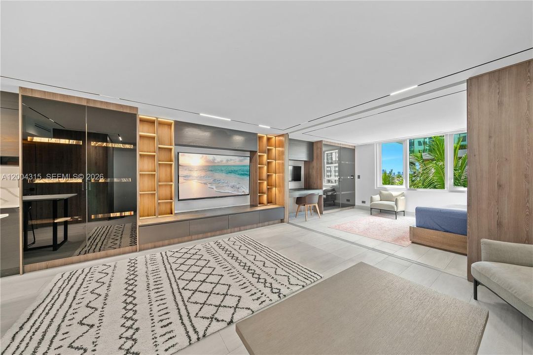 For Sale: $870,000 (0 beds, 1 baths, 760 Square Feet)