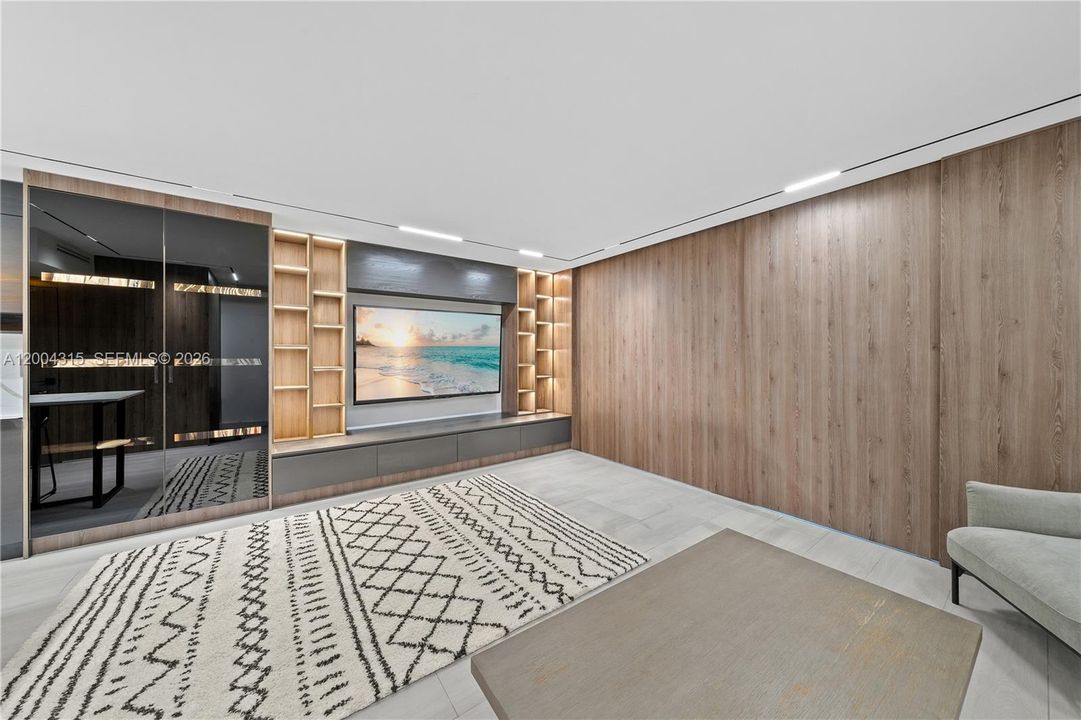 For Sale: $870,000 (0 beds, 1 baths, 760 Square Feet)