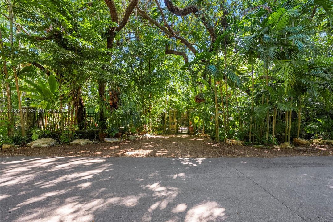 На продажу: $6,750,000 (1 спален, 1 ванн, 1550 Квадратных фут)