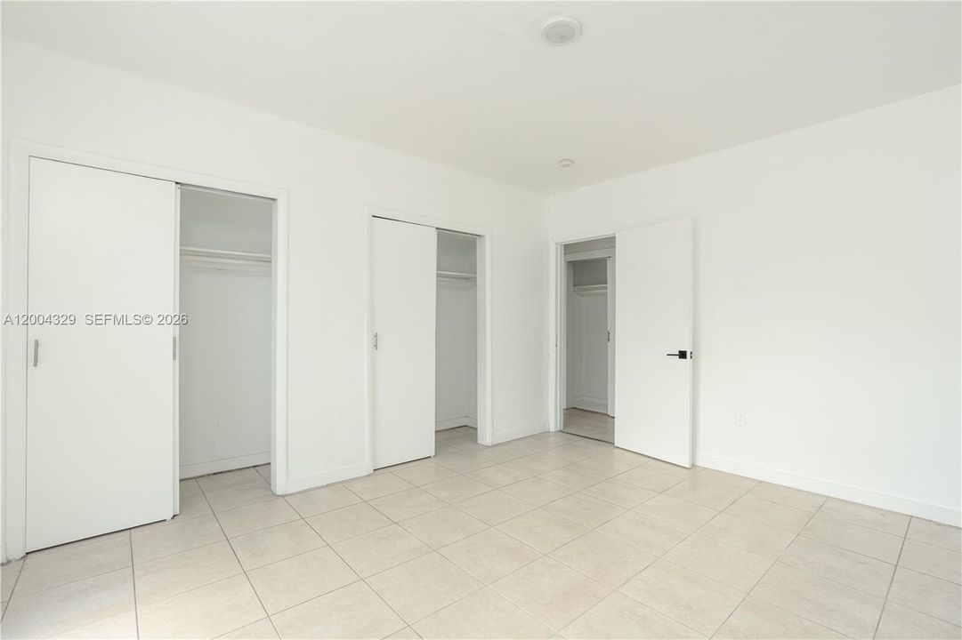 Active With Contract: $1,699 (1 beds, 1 baths, 800 Square Feet)