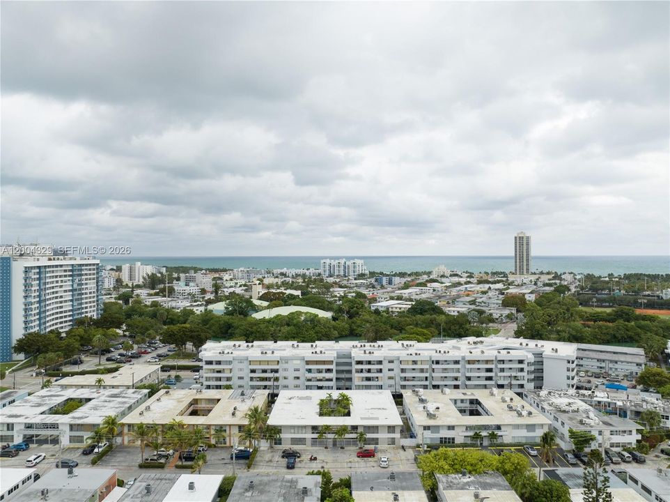 Active With Contract: $1,699 (1 beds, 1 baths, 800 Square Feet)