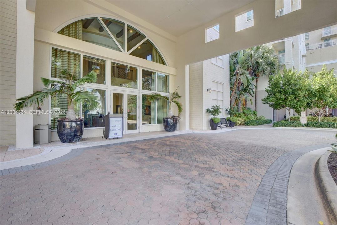 For Sale: $525,000 (3 beds, 2 baths, 1685 Square Feet)