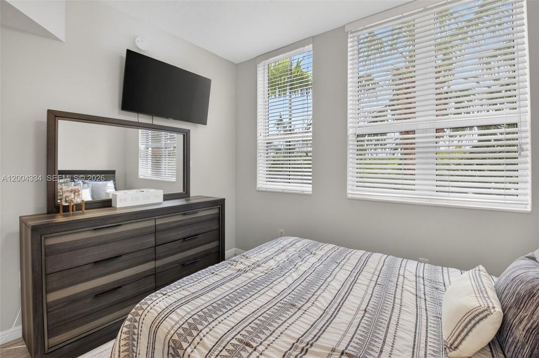 For Sale: $525,000 (3 beds, 2 baths, 1685 Square Feet)