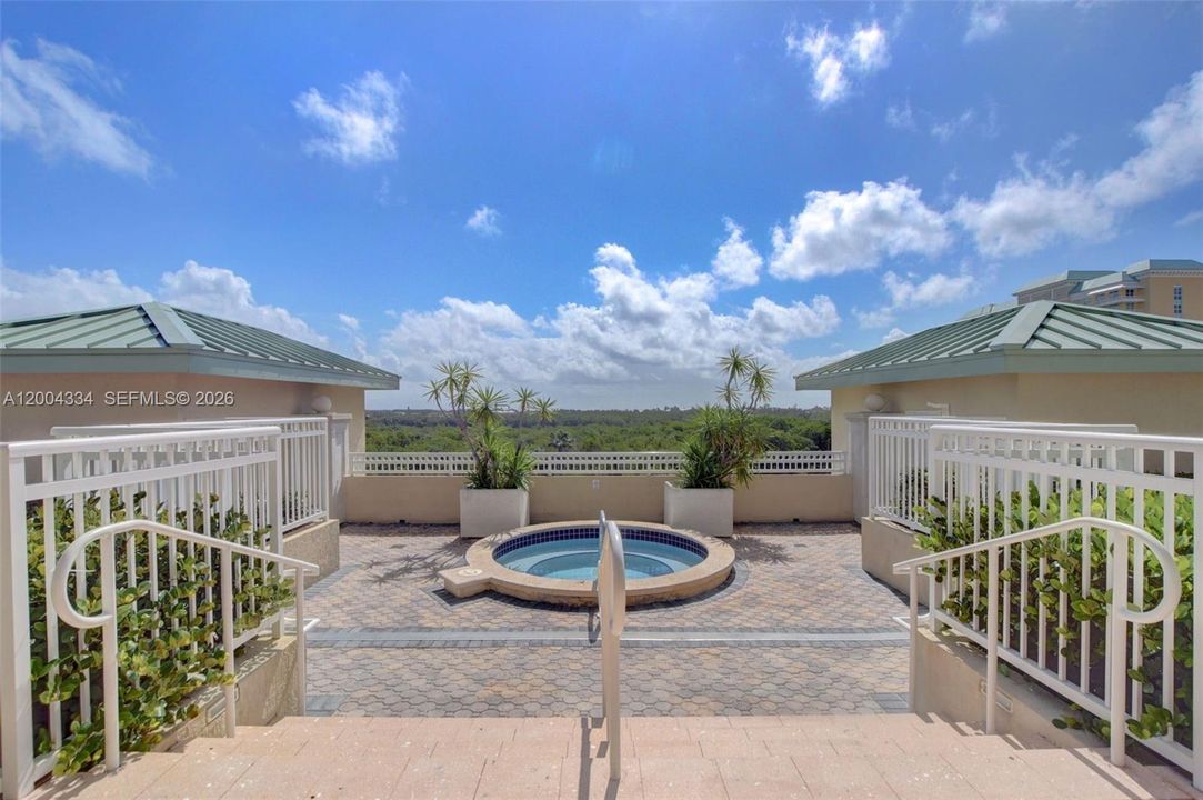 For Sale: $525,000 (3 beds, 2 baths, 1685 Square Feet)