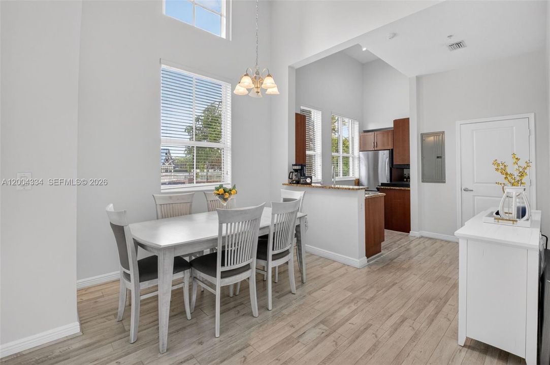For Sale: $525,000 (3 beds, 2 baths, 1685 Square Feet)