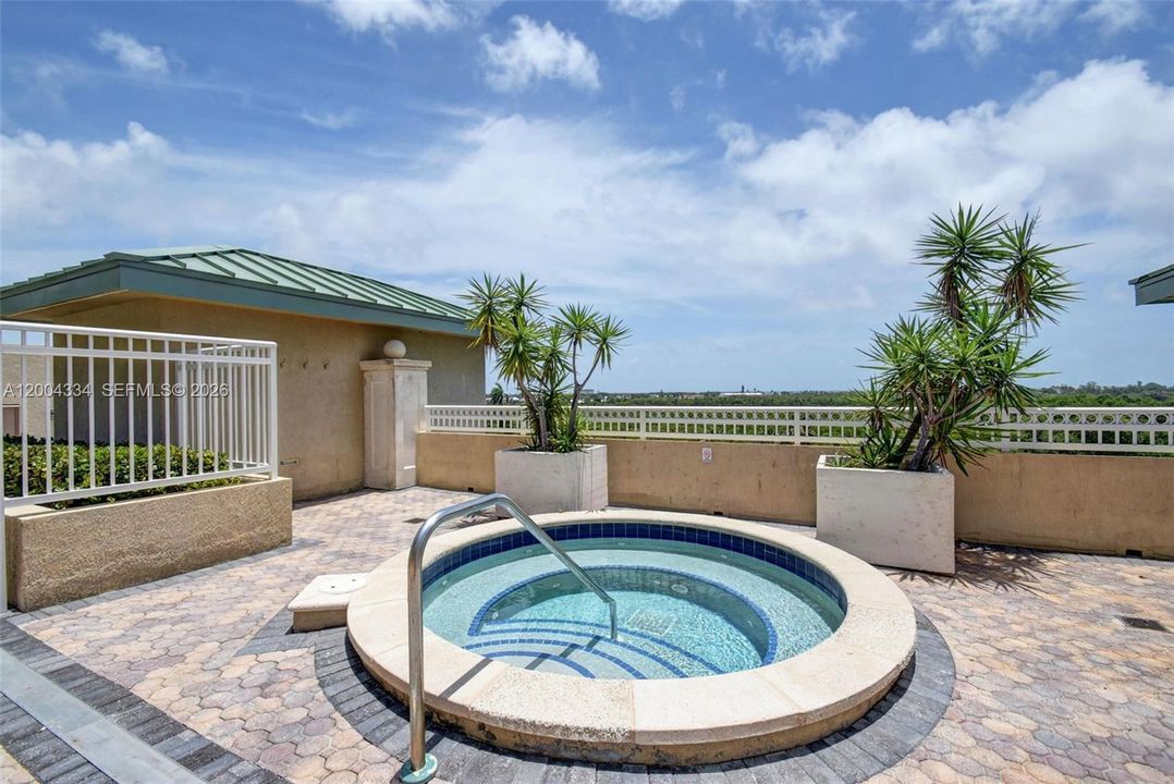 For Sale: $525,000 (3 beds, 2 baths, 1685 Square Feet)