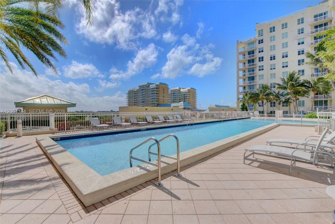 For Sale: $525,000 (3 beds, 2 baths, 1685 Square Feet)