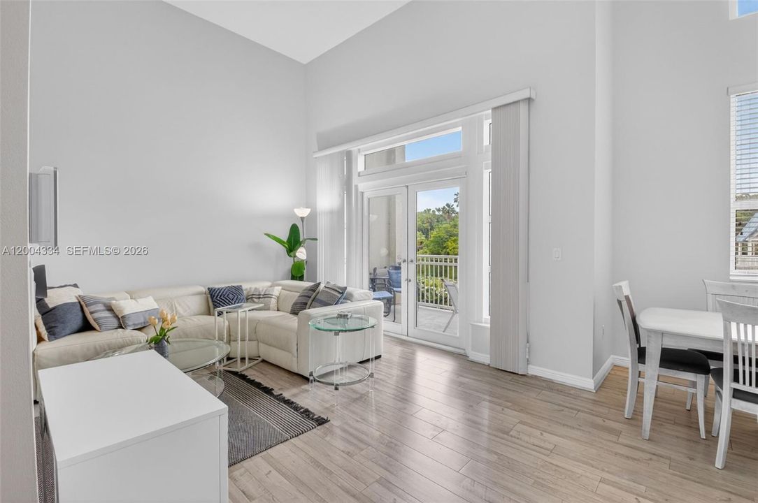 For Sale: $525,000 (3 beds, 2 baths, 1685 Square Feet)