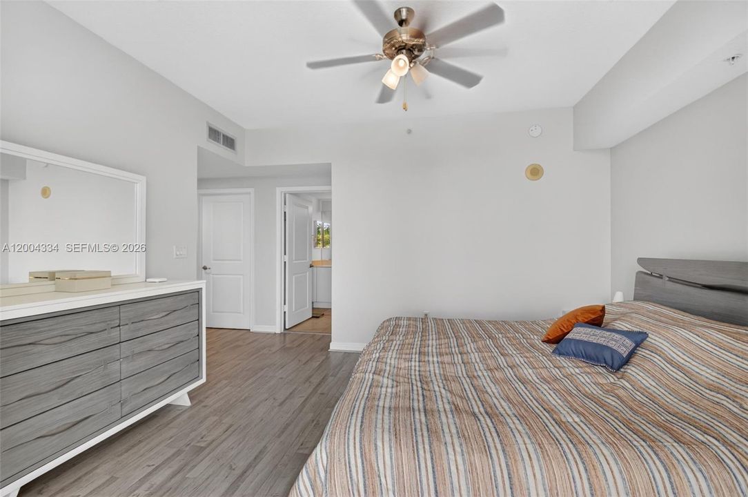 For Sale: $525,000 (3 beds, 2 baths, 1685 Square Feet)
