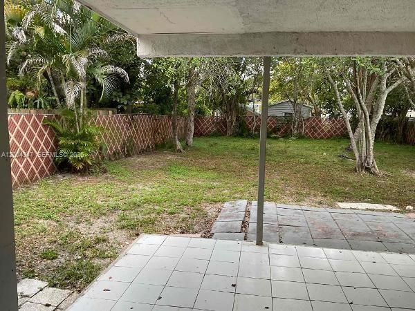 Activo con contrato: $2,630 (3 camas, 2 baños, 1339 Pies cuadrados)