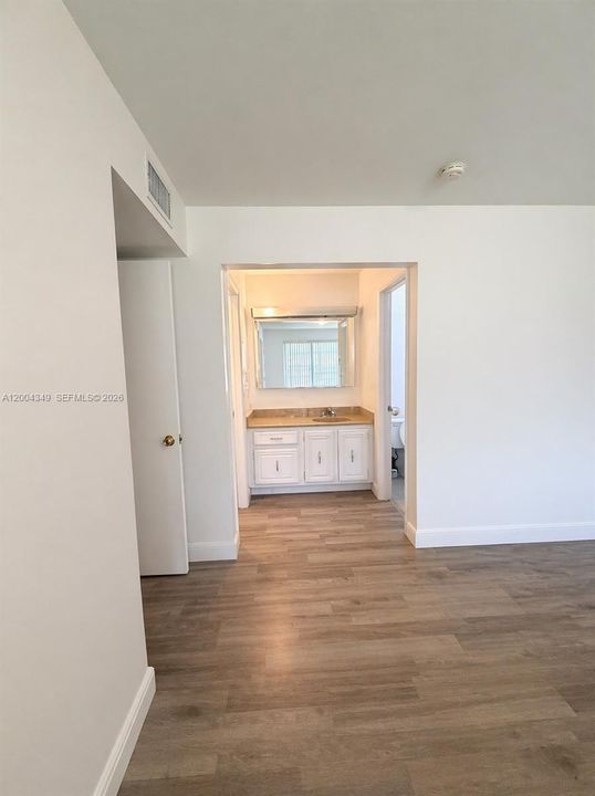 For Sale: $250,000 (2 beds, 2 baths, 1175 Square Feet)