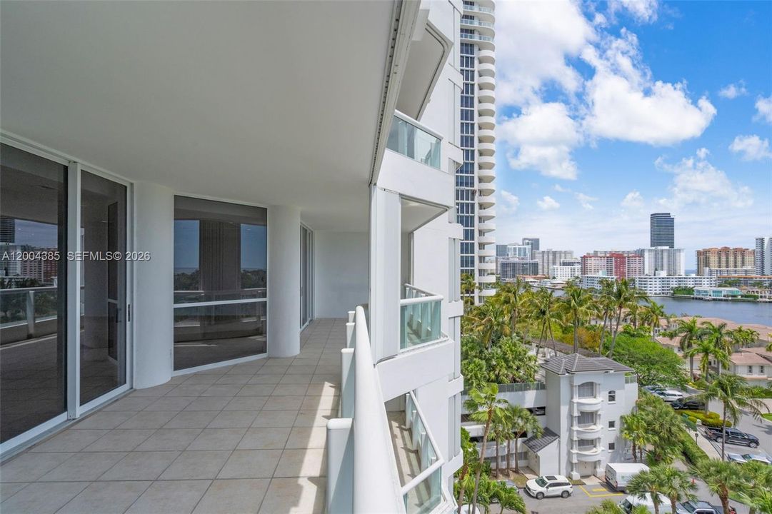 Recently Sold: $1,230,000 (3 beds, 3 baths, 2750 Square Feet)