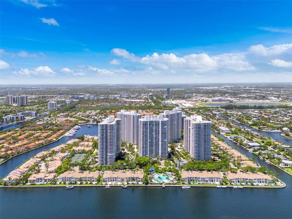 Recently Sold: $1,230,000 (3 beds, 3 baths, 2750 Square Feet)