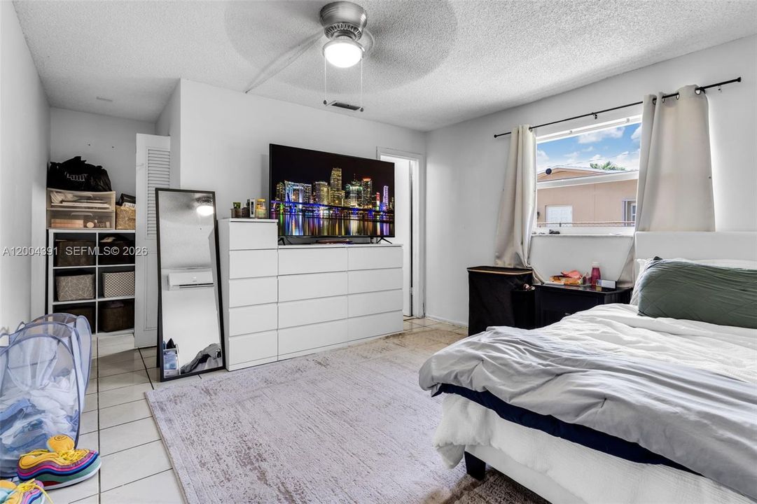 En Venta: $460,000 (3 camas, 2 baños, 1334 Pies cuadrados)