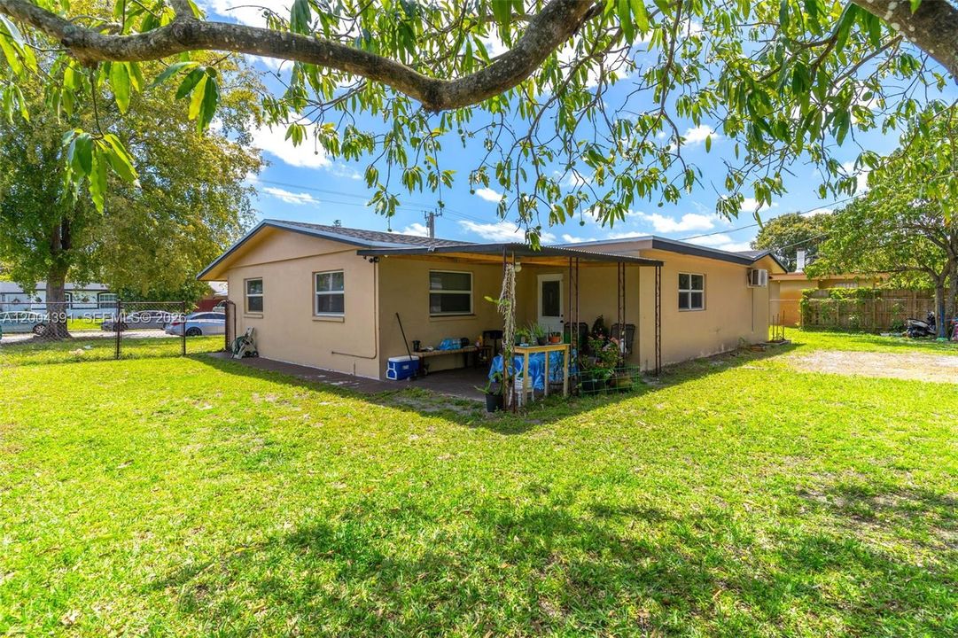 En Venta: $460,000 (3 camas, 2 baños, 1334 Pies cuadrados)