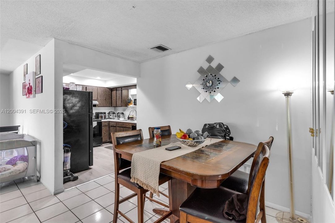 En Venta: $460,000 (3 camas, 2 baños, 1334 Pies cuadrados)