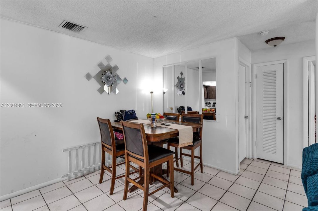 En Venta: $460,000 (3 camas, 2 baños, 1334 Pies cuadrados)