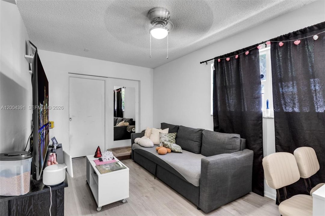 En Venta: $460,000 (3 camas, 2 baños, 1334 Pies cuadrados)