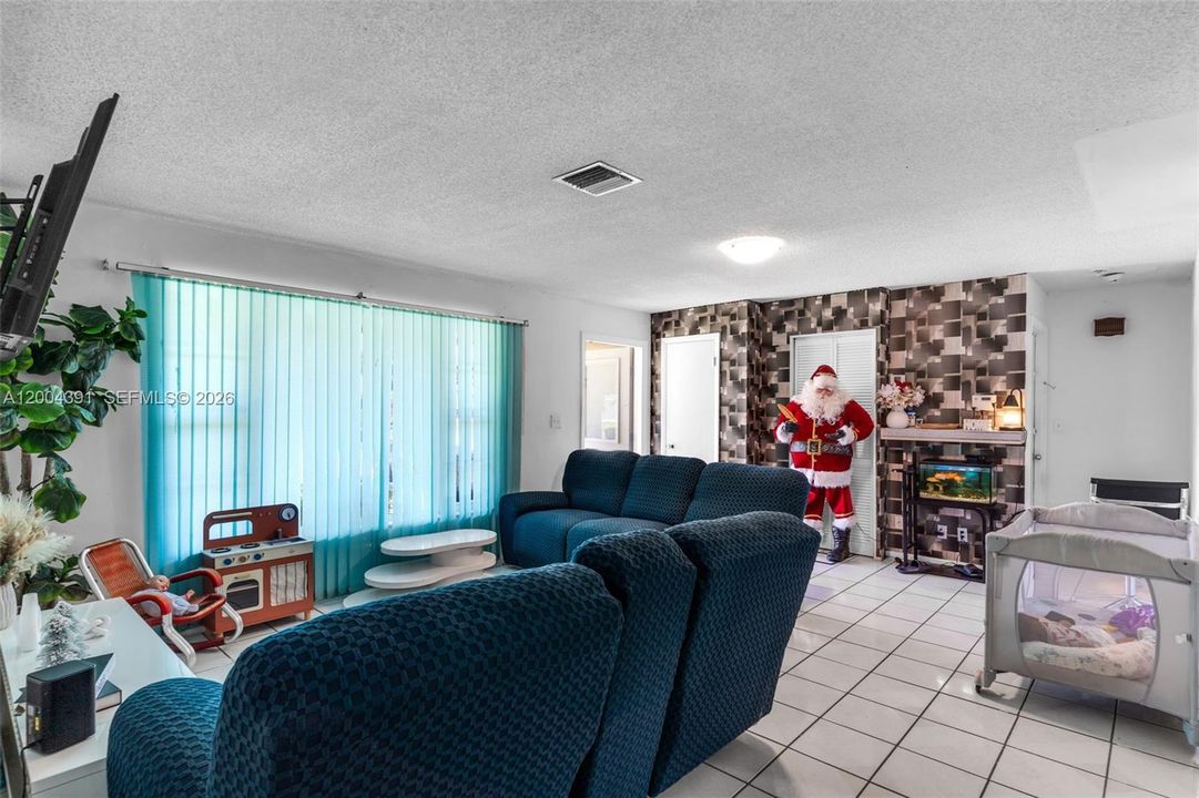 En Venta: $460,000 (3 camas, 2 baños, 1334 Pies cuadrados)