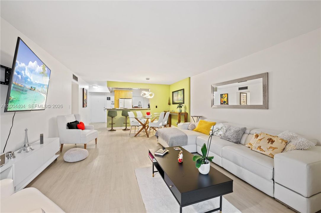 На продажу: $229,900 (2 спален, 2 ванн, 1144 Квадратных фут)