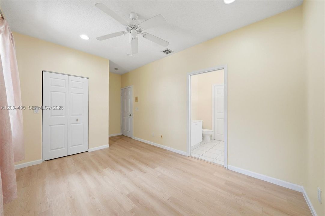 В аренду: $3,500 (3 спален, 2 ванн, 1632 Квадратных фут)