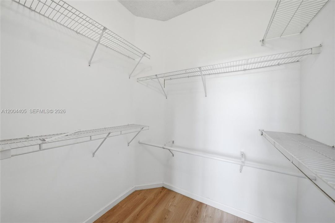 В аренду: $3,500 (3 спален, 2 ванн, 1632 Квадратных фут)