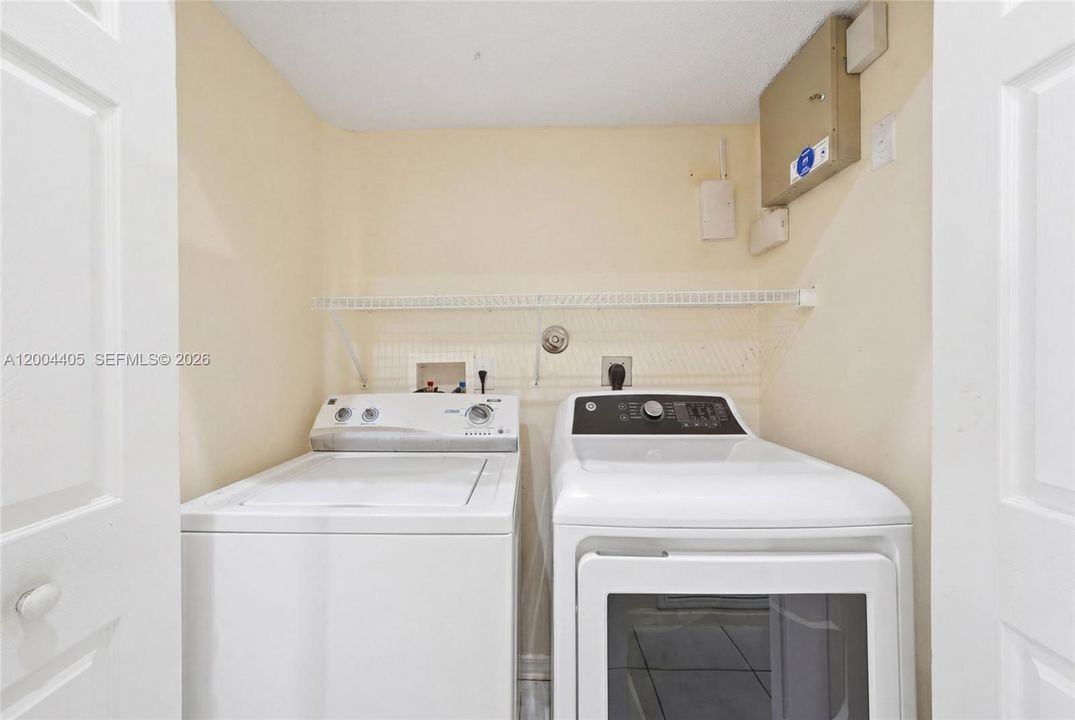 В аренду: $3,500 (3 спален, 2 ванн, 1632 Квадратных фут)