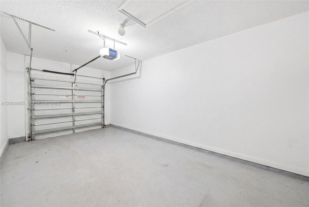 В аренду: $3,500 (3 спален, 2 ванн, 1632 Квадратных фут)