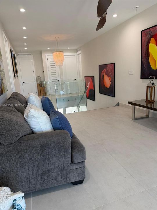 Active With Contract: $3,250,000 (5 beds, 4 baths, 3559 Square Feet)