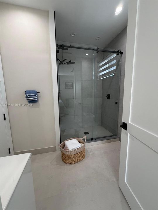 Active With Contract: $3,250,000 (5 beds, 4 baths, 3559 Square Feet)