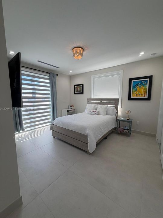 Active With Contract: $3,250,000 (5 beds, 4 baths, 3559 Square Feet)