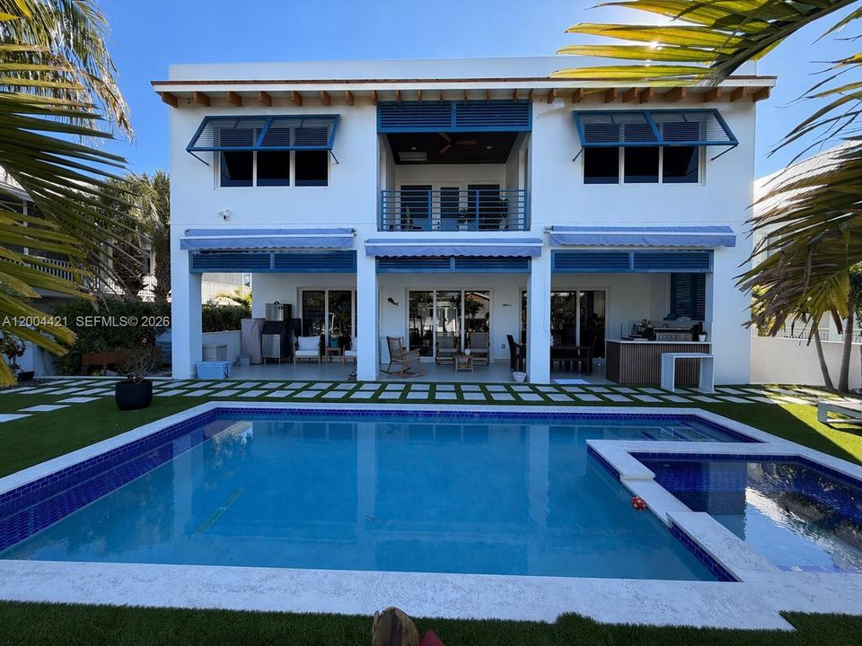 Active With Contract: $3,250,000 (5 beds, 4 baths, 3559 Square Feet)