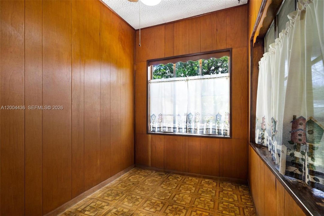 For Sale: $799,000 (2 beds, 2 baths, 1092 Square Feet)