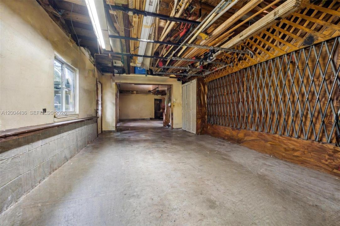 For Sale: $799,000 (2 beds, 2 baths, 1092 Square Feet)