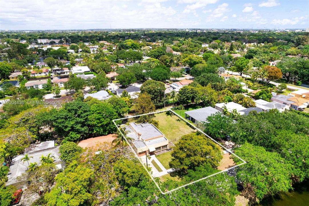 For Sale: $799,000 (2 beds, 2 baths, 1092 Square Feet)