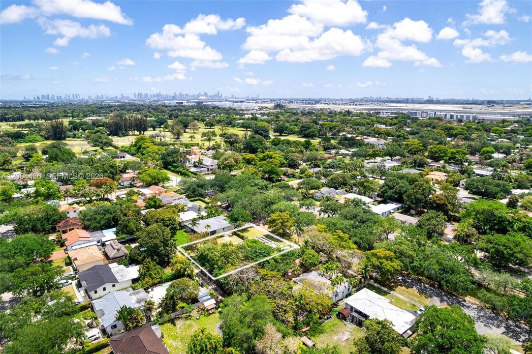 For Sale: $799,000 (2 beds, 2 baths, 1092 Square Feet)