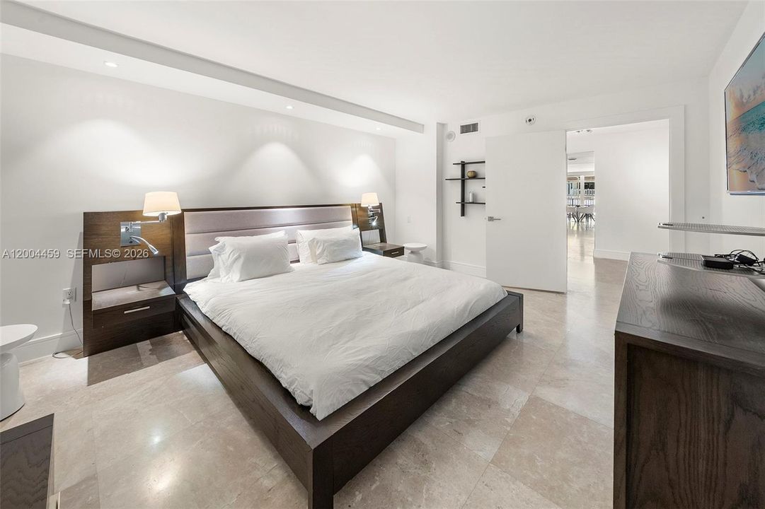 For Sale: $2,480,000 (3 beds, 3 baths, 2523 Square Feet)