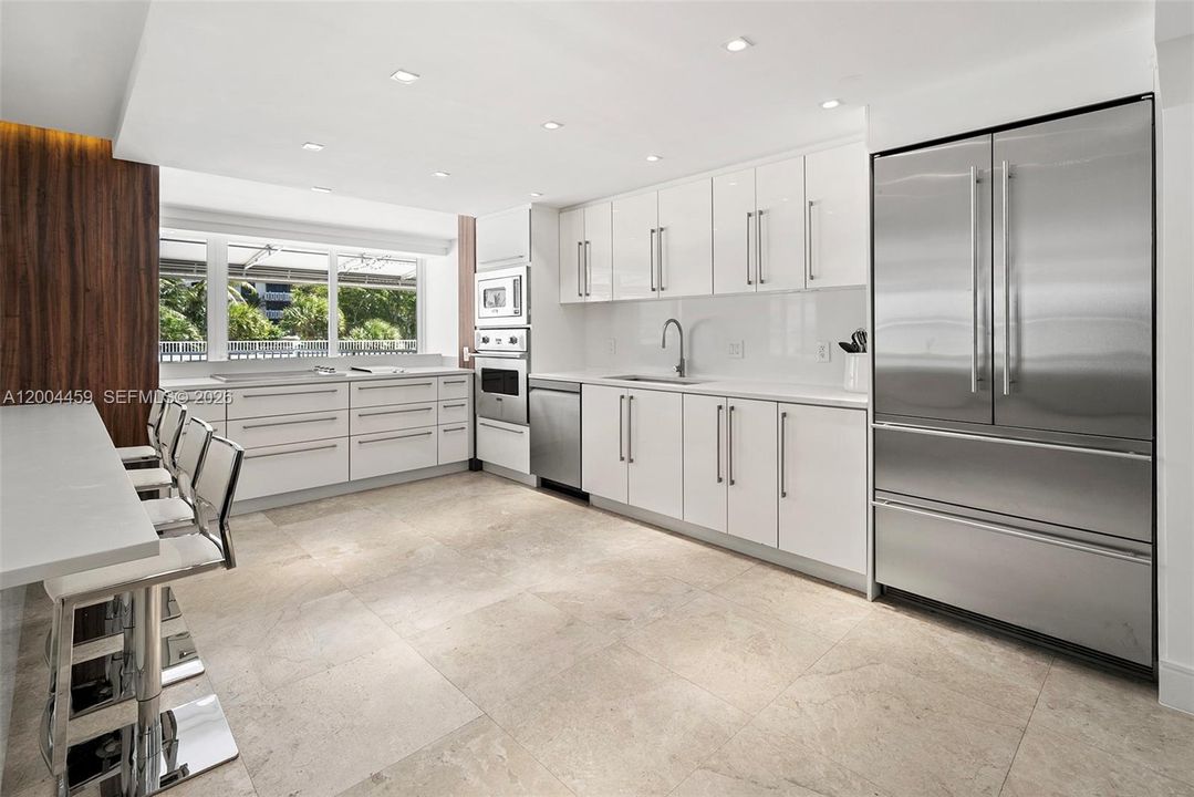 For Sale: $2,480,000 (3 beds, 3 baths, 2523 Square Feet)