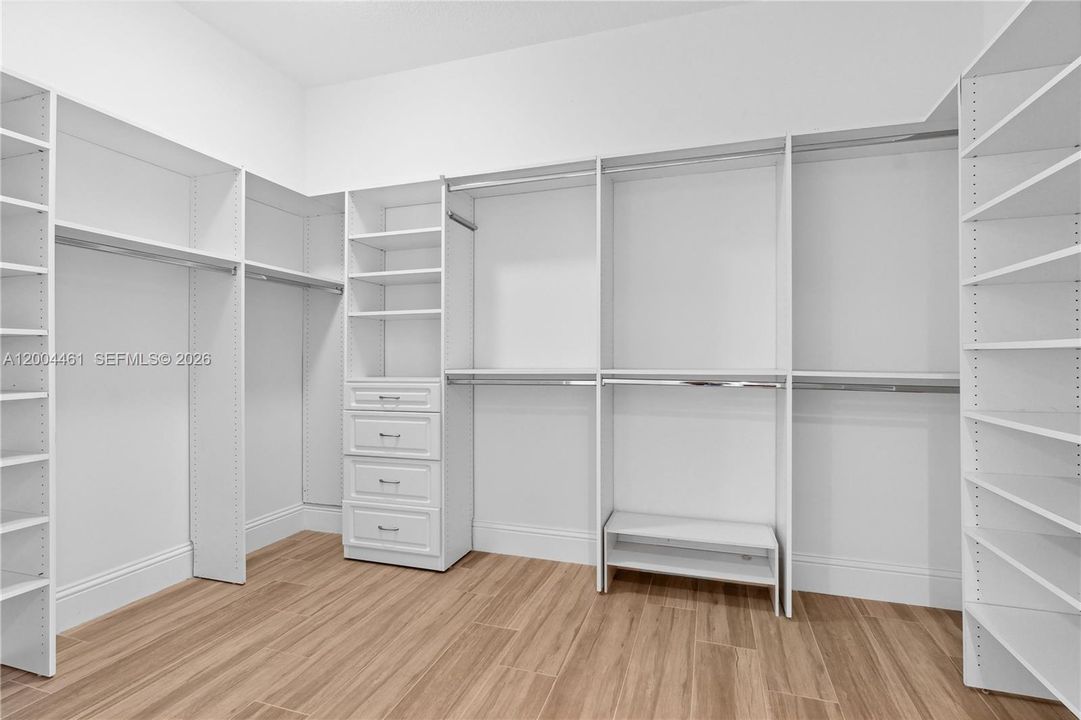 В аренду: $13,500 (4 спален, 4 ванн, 3288 Квадратных фут)