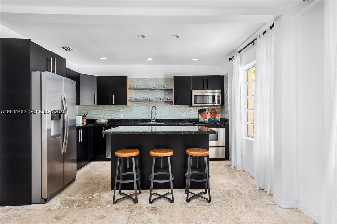 For Sale: $8,000,000 (7 beds, 6 baths, 3268 Square Feet)