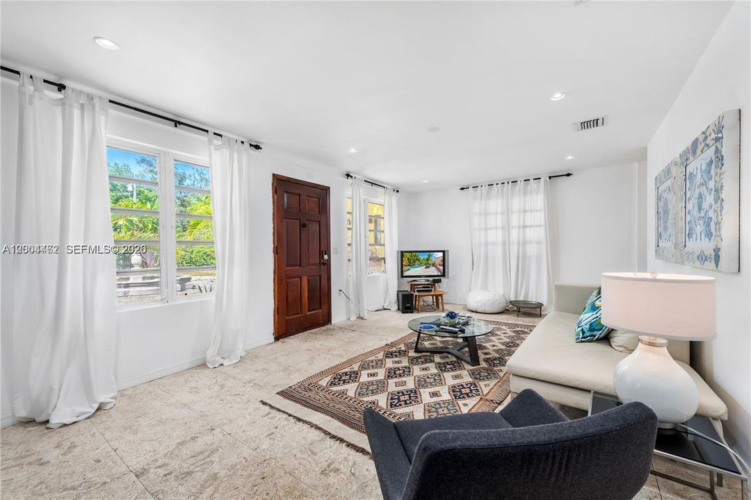 For Sale: $8,000,000 (7 beds, 6 baths, 3268 Square Feet)