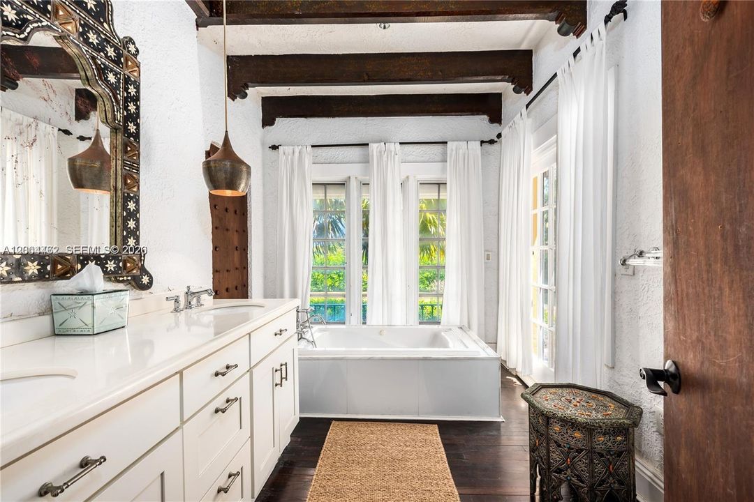 For Sale: $8,000,000 (7 beds, 6 baths, 3268 Square Feet)