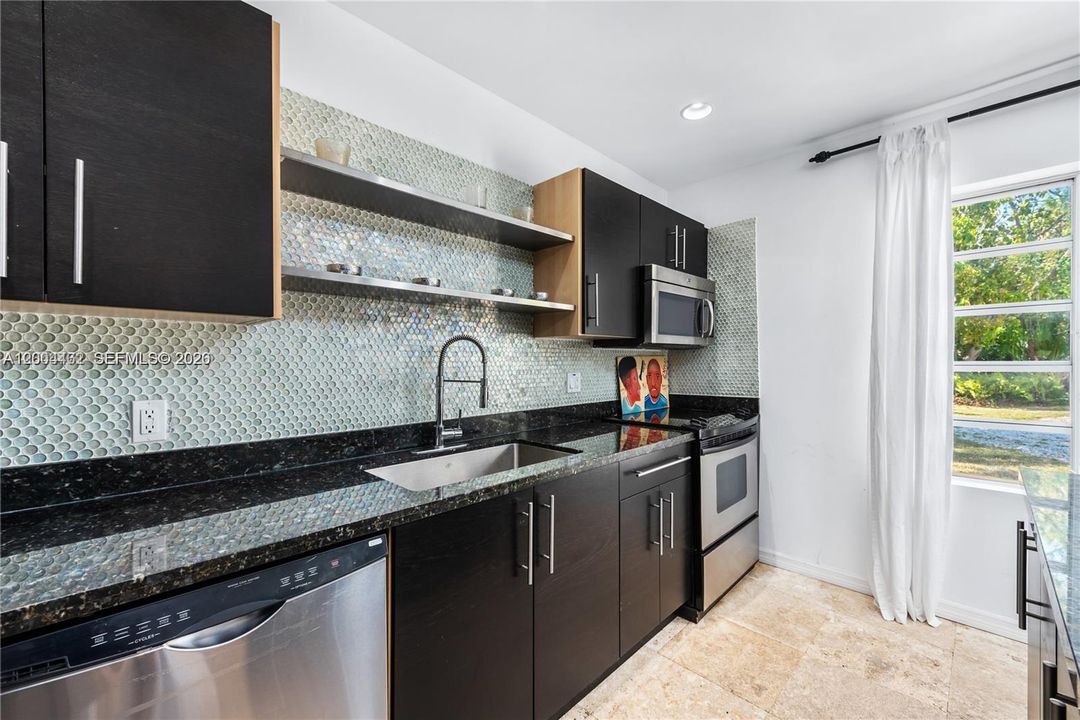 For Sale: $8,000,000 (7 beds, 6 baths, 3268 Square Feet)