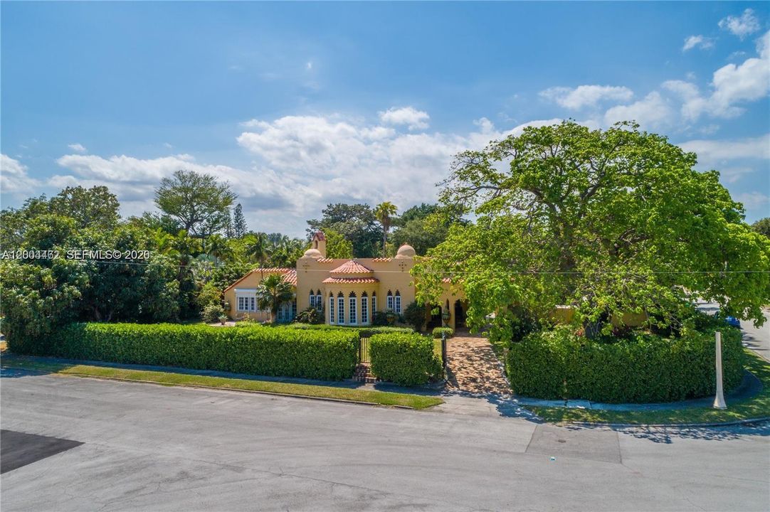 For Sale: $8,000,000 (7 beds, 6 baths, 3268 Square Feet)